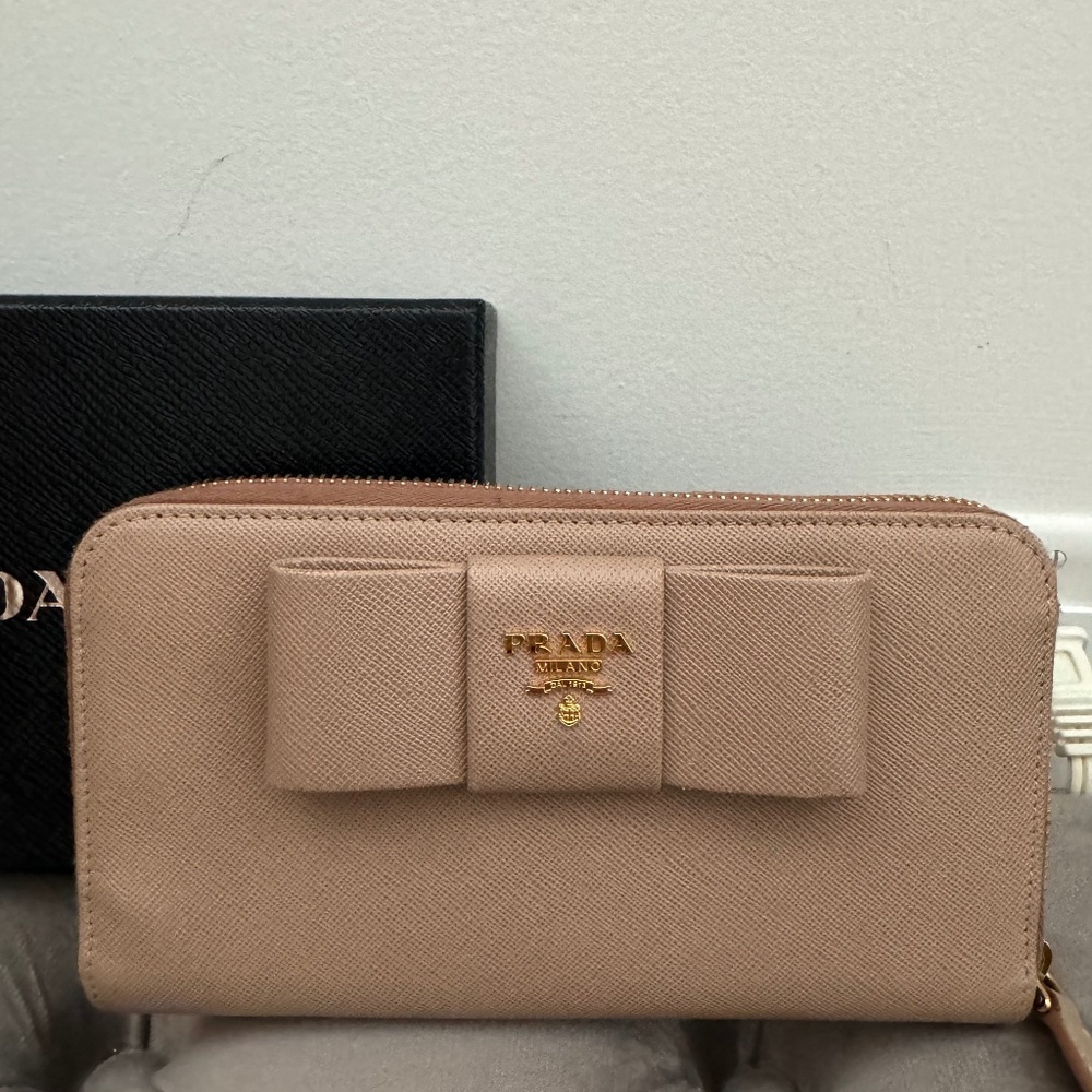 Prada Fiocco Bow Wallet Ribbon Saffiano Leather Zip  Around Wallet AUTHENTIC